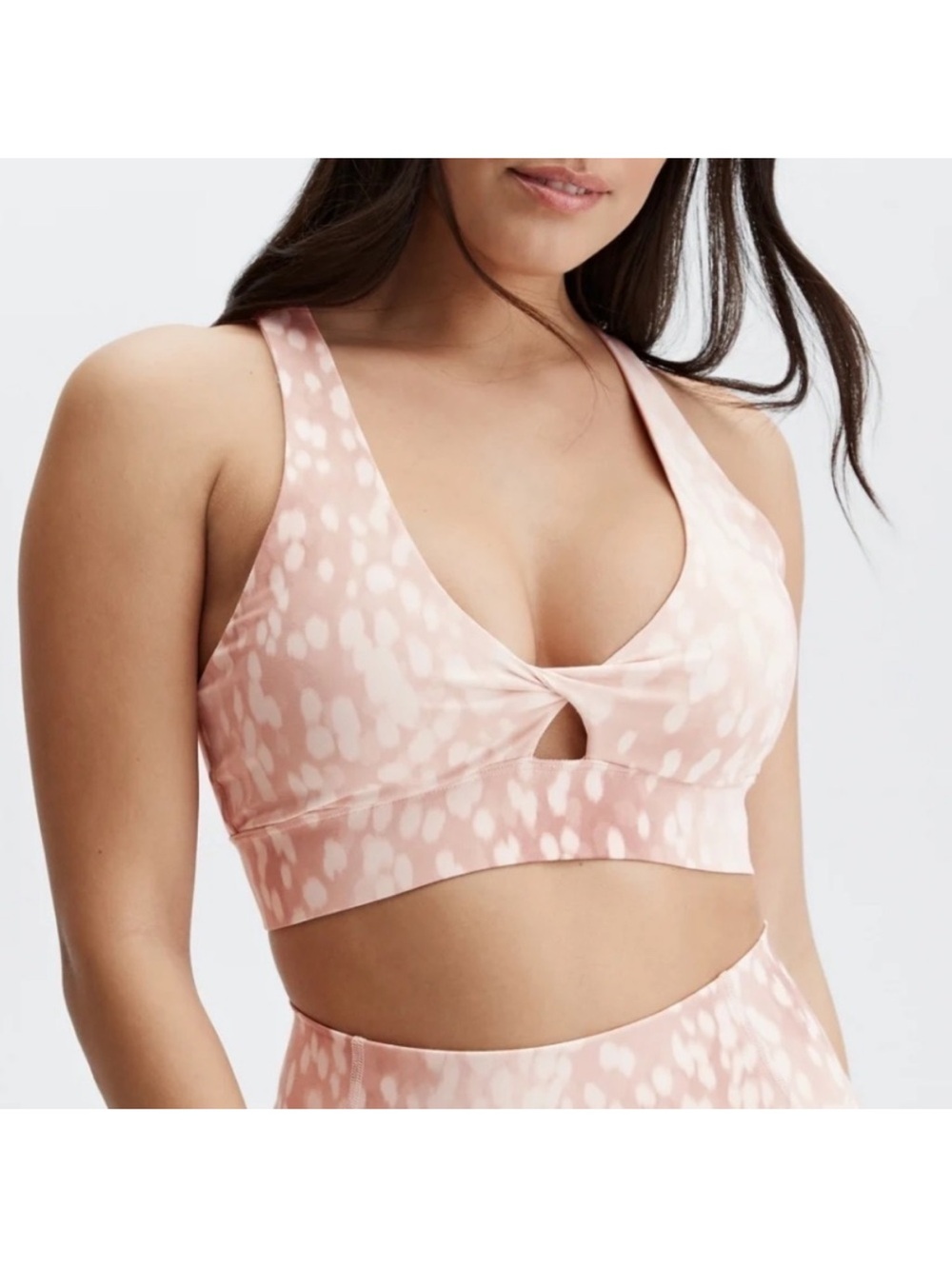 Fabletics Oasis Twist Sports Bra